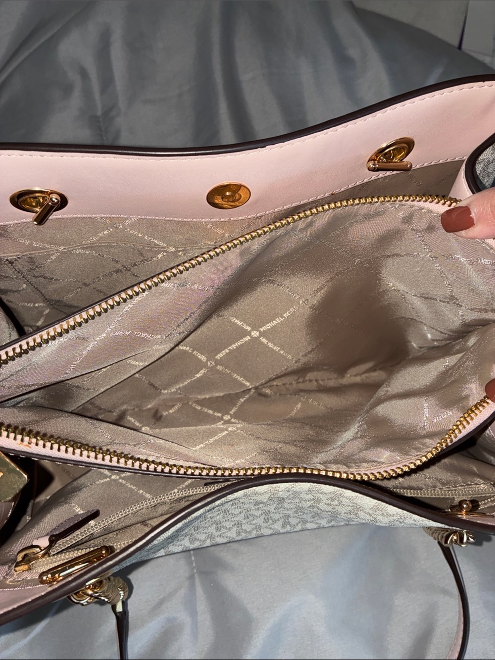 Michael Kors Cream MK Logo Tote with Pink Trim and Gold Hardware - Picture 4 of 5